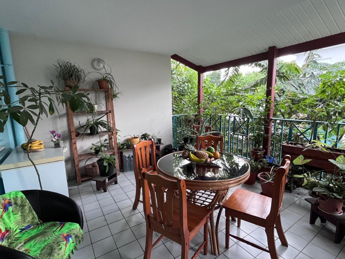 Chambre Chez L'Habitant A 5Mn De L'Aeroport 萨莱比梅 外观 照片