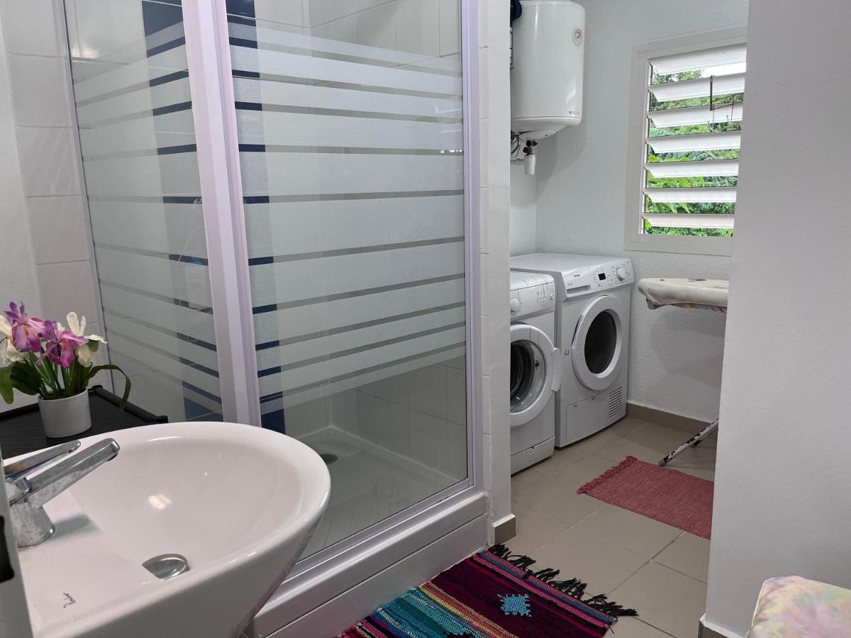 Chambre Chez L'Habitant A 5Mn De L'Aeroport 萨莱比梅 外观 照片