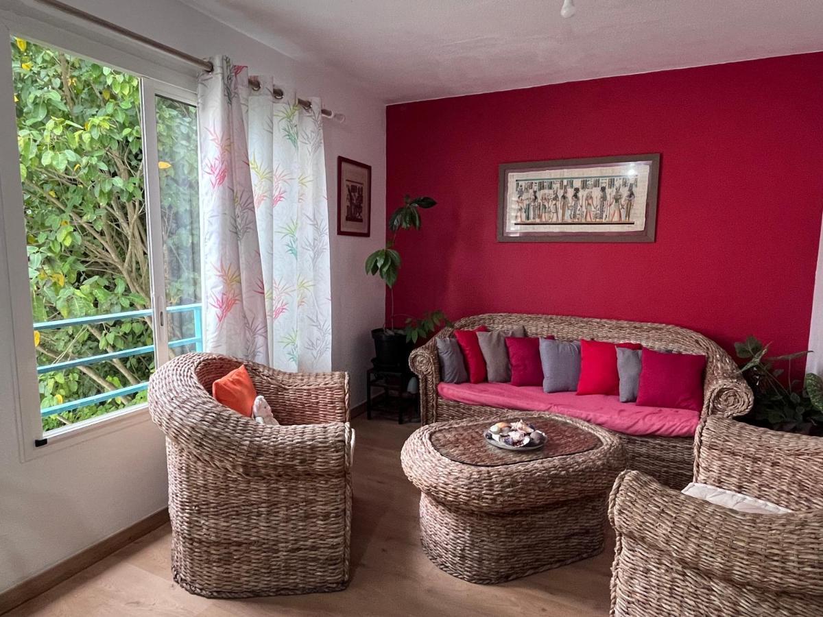 Chambre Chez L'Habitant A 5Mn De L'Aeroport 萨莱比梅 外观 照片